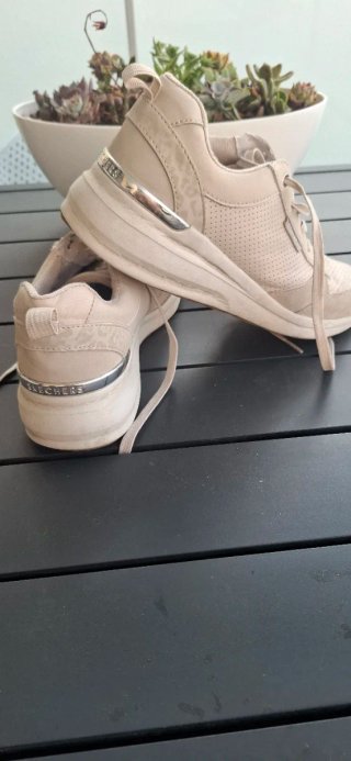 Zapatillas Skechers Street Beige Originales