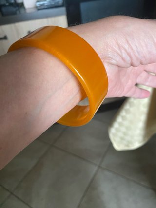 Bracciale rigido arancione