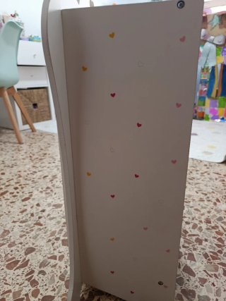 Armario para muñecas de madera blanco