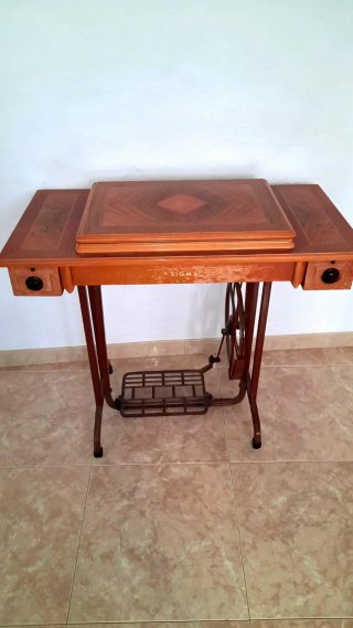 Máquina de coser Sigma antigua