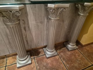 Consola cristal columnas plateadas