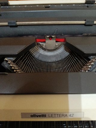 Máquina de escribir Olivetti Lettera 42
