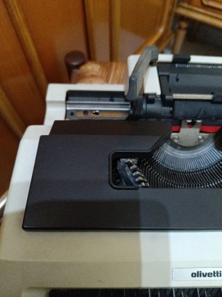Máquina de escribir Olivetti Lettera 42