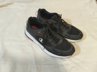 Zapatillas Champion Negras y Rojas 44