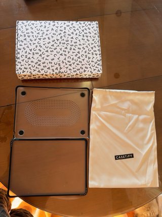 Funda Original CASETiFY MacBook Air 13” (M2,3,4,5)
