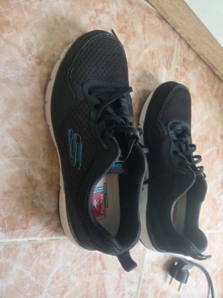 Zapatillas Skechers Negras y Azules