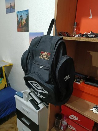 Mochila Umbro Negra