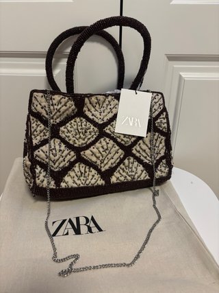 Bolso Zara abalorios burdeos y blanco