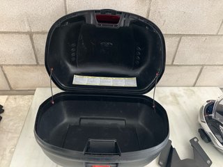 Baúl GIVI SIMPLY 40 L