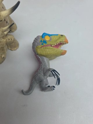 Lote de 3 dinosaurios de juguete