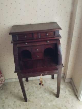 Secreter de madera con cajones