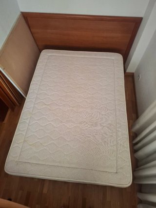 Somier y colchón 1,35x1,90 en Jaca (Huesca)