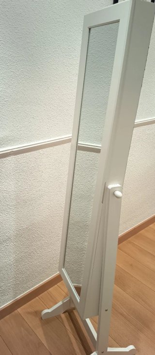 Espejo joyero de pie blanco