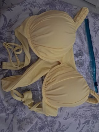 Varios Zapatos de tacón y regalo bikini a estrenar