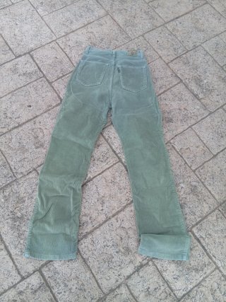 Pantalones finos de pana verde