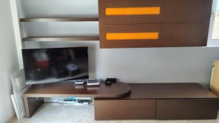 Mueble comedor madera y naranja