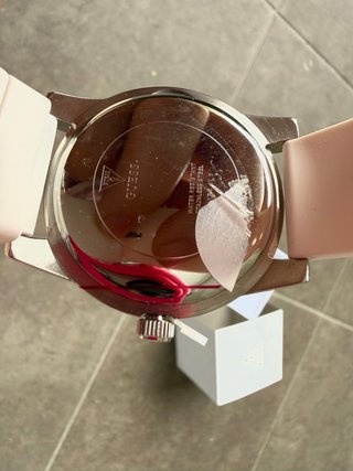Reloj Guess Mujer Blanco y Plateado