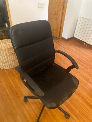 Silla de oficina con ruedas