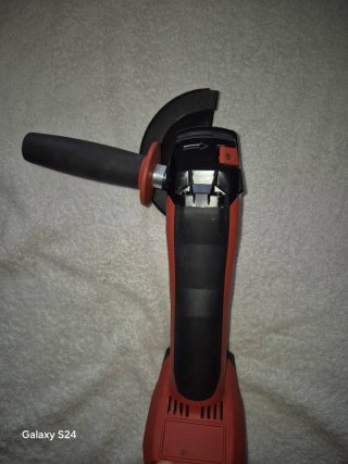 AMOLADORA HILTI AG 125-A22. Radial + Cargador C 4/