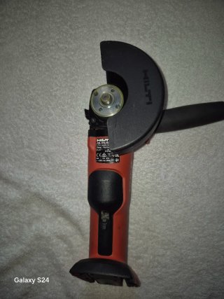 AMOLADORA HILTI AG 125-A22. Radial + Cargador C 4/