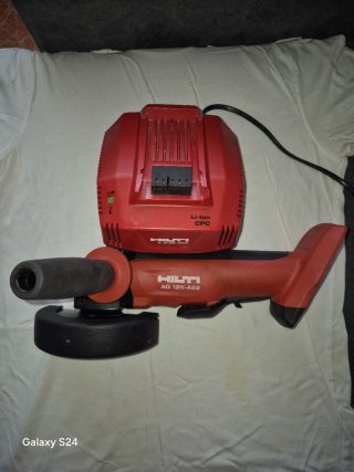 AMOLADORA HILTI AG 125-A22. Radial + Cargador C 4/