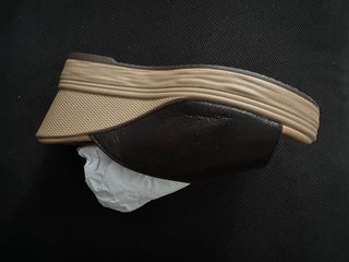 Sandalias cuña negras y beige