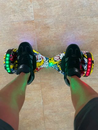Hoverboard con luces LED y diseño