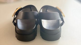 Sandalias plataforma Stradivarius negras