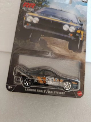 hot wheels silver series lancia 037 rally racers