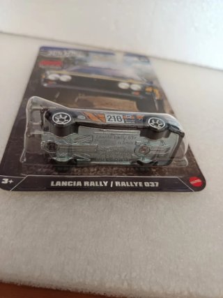 hot wheels silver series lancia 037 rally racers