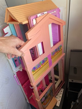 Casa de muñecas Barbie con muñecas barbie