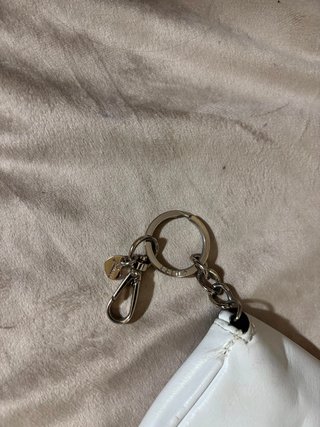 Pochette Guess Bianca con Gancio