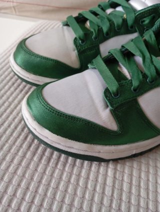 Nike Dunk Low Satín Verde y Blanco