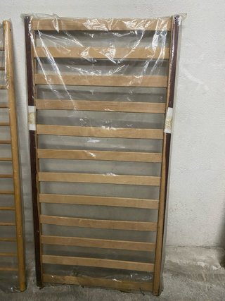 Cuna de madera