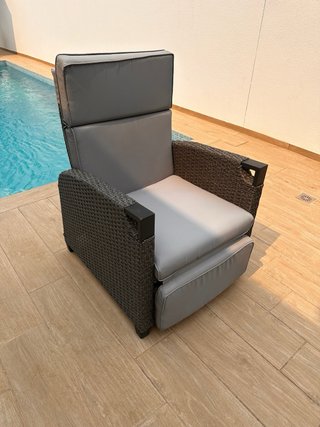 Sillón reclinable de ratán para exterior