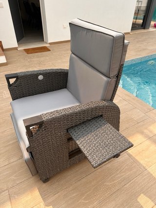 Sillón reclinable de ratán para exterior