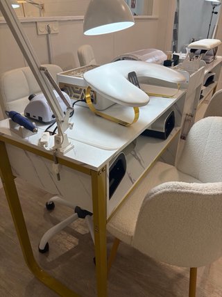 Mesa doble para manicurista