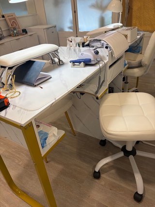 Mesa doble para manicurista