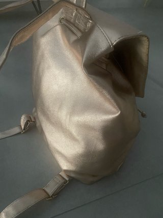 Mochila rosa plateada efecto metalizado