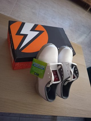 Zapatos de seguridad Trueno blancos y grises