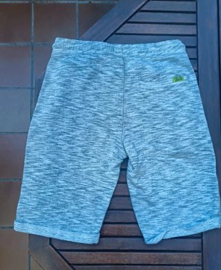 Pantalón corto deportivo gris jaspeado