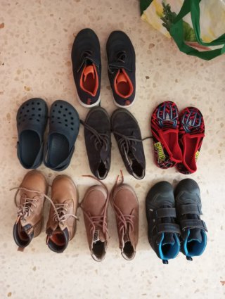 Lote 40 pares zapatos infantiles