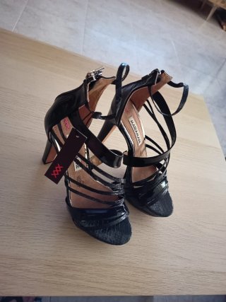 Zapatos de tacón negros MARIAMARE plataforma