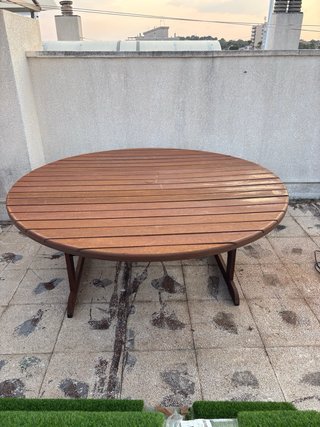 Mesa redonda madera tropical