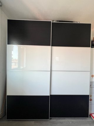 Armario puertas cristal blanco y negro 238x200