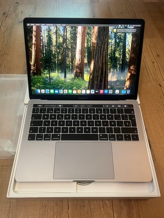 MacBook Pro 13 2019 256GB SSD 8GB RAM i5