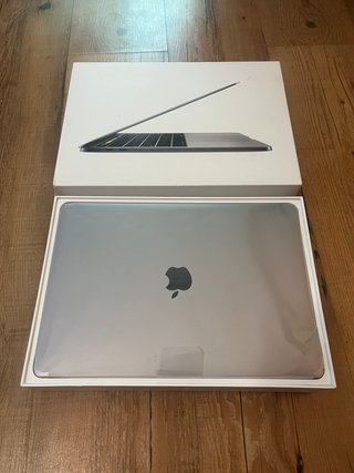 MacBook Pro 13 2019 256GB SSD 8GB RAM i5