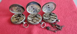 3 relojes de bolsillo de plata a llave