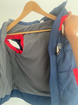 Chaleco Acolchado Niño Azul y Rojo con Capucha