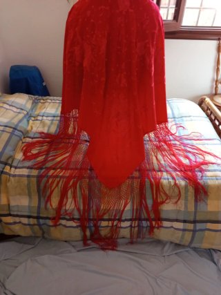 Mantón de Manila Seda Bordado a Mano. Nuevo